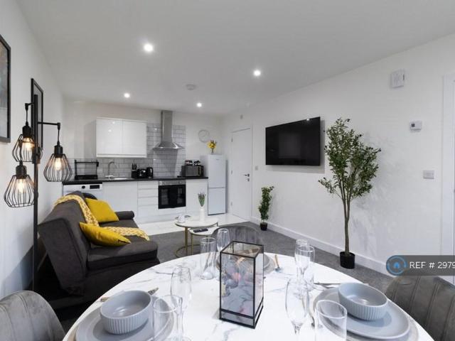 1 bedroom semi detached house to rent