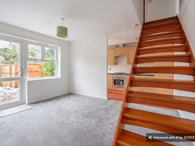 1 bedroom semi detached house to rent