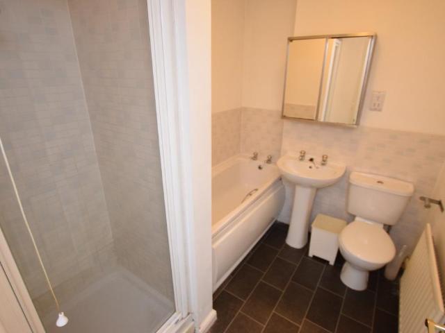 1 bedroom semi detached house to rent