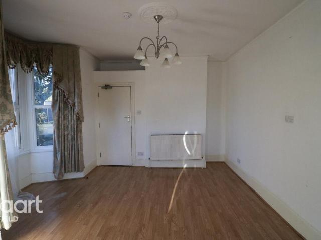 1 bedroom semi detached house to rent