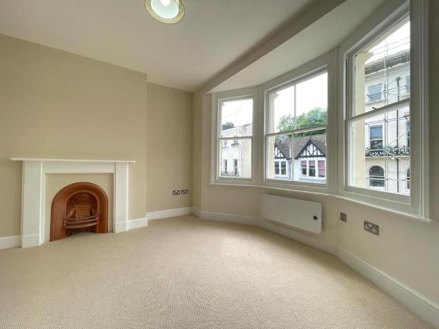 1 bedroom semi detached house to rent