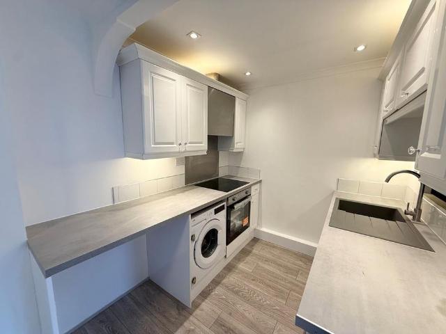 1 bedroom semi detached house to rent