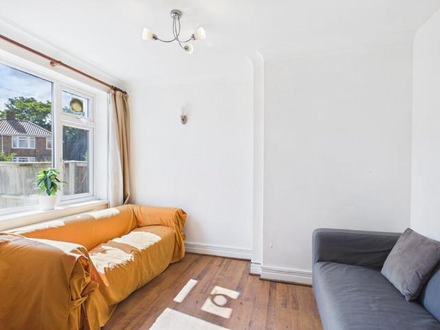 1 bedroom semi detached house to rent