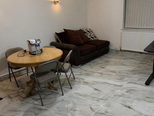 1 bedroom semi detached house to rent