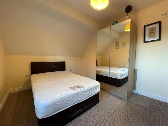 1 bedroom semi detached house to rent