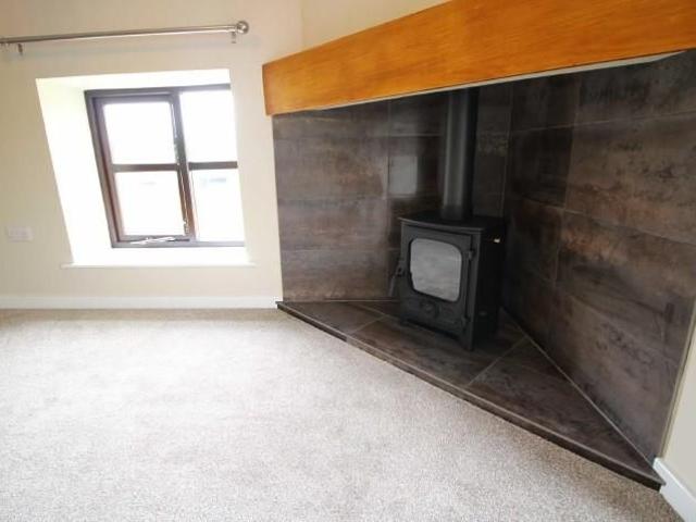 1 bedroom semi detached house to rent