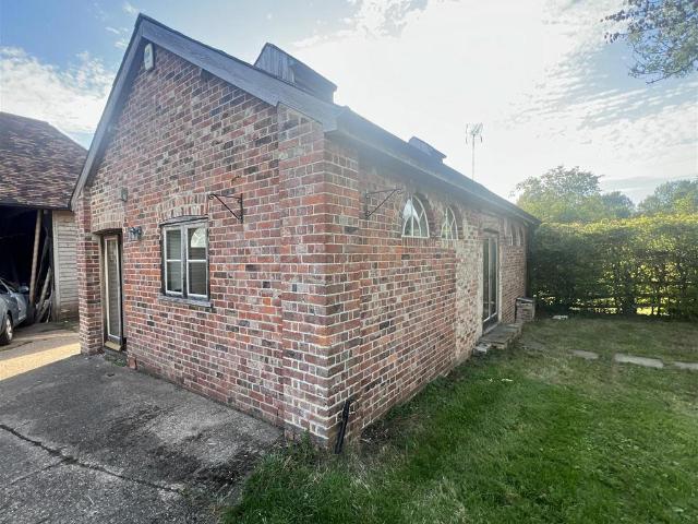 1 bedroom semi detached house to rent