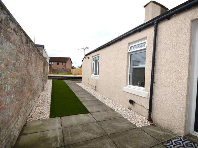 1 bedroom semi detached house to rent
