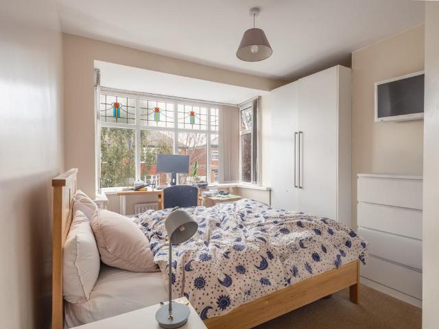 1 bedroom semi detached house to rent