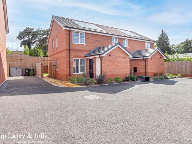 1 bedroom semi detached house to rent