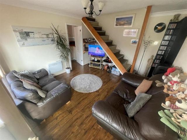 1 bedroom semi detached house to rent
