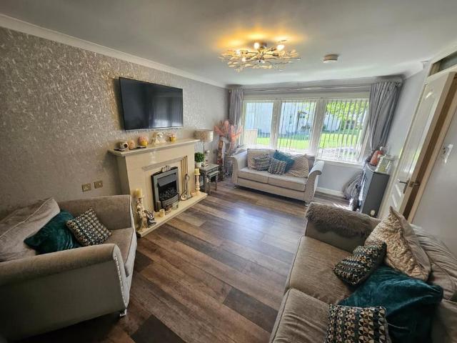 1 bedroom semi detached house to rent