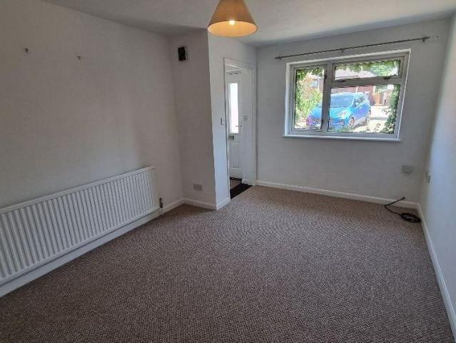 1 bedroom semi detached house to rent