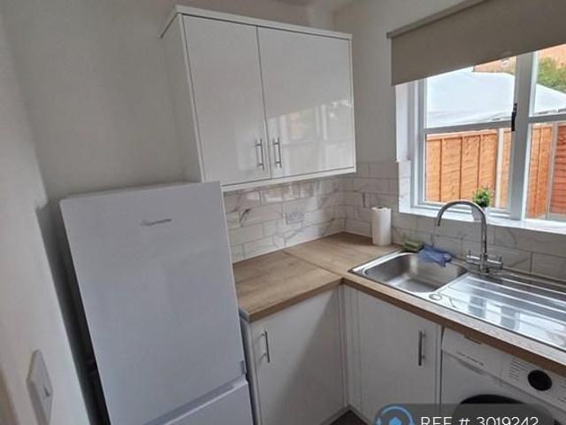 1 bedroom semi detached house to rent