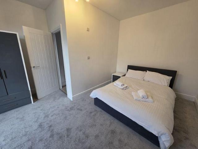 1 bedroom semi detached house to rent