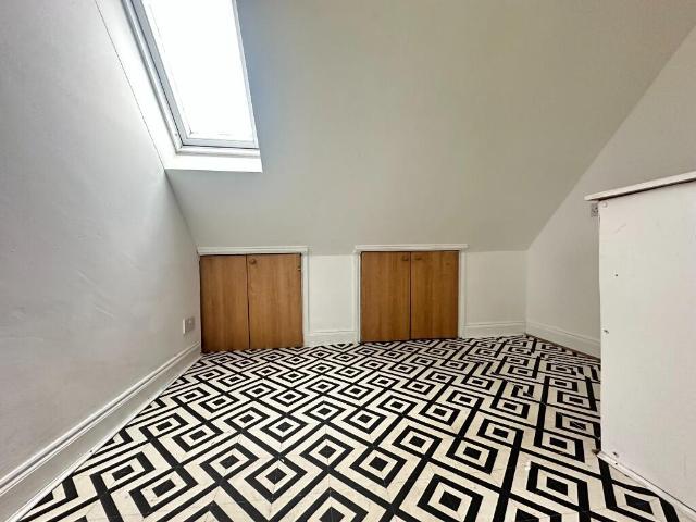 1 bedroom semi detached house to rent