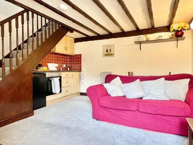 1 bedroom semi detached house to rent
