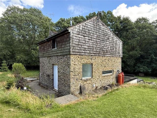 1 bedroom semi detached house to rent