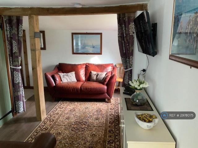 1 bedroom semi detached house to rent