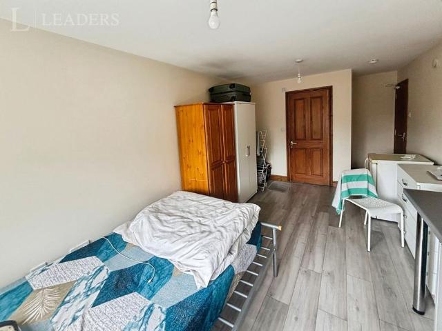 1 bedroom semi detached house to rent