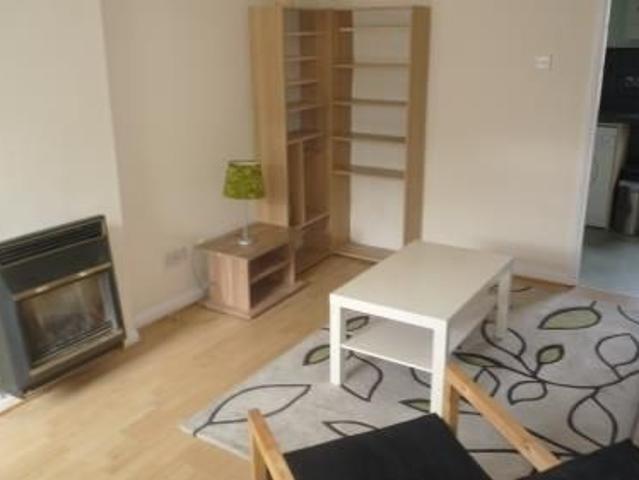 1 bedroom semi detached house to rent