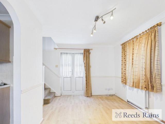 1 bedroom semi detached house to rent