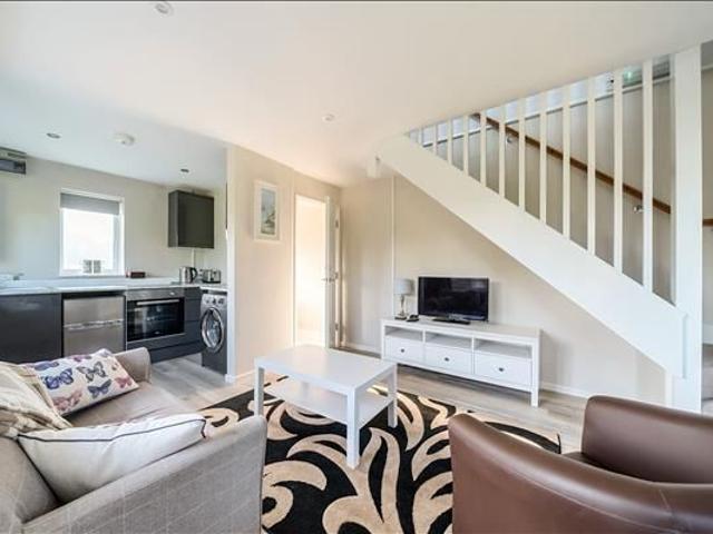 1 bedroom semi detached house to rent