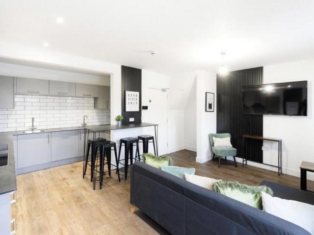1 bedroom semi detached house to rent