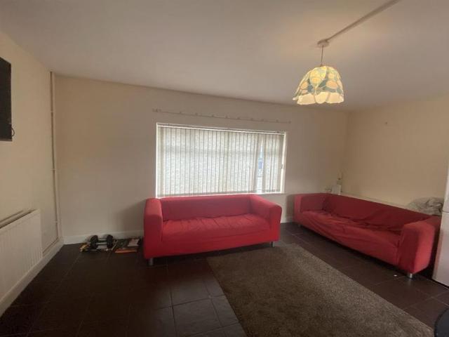 1 bedroom semi detached house to rent