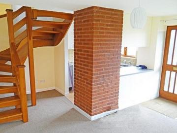 1 bedroom semi detached house to rent