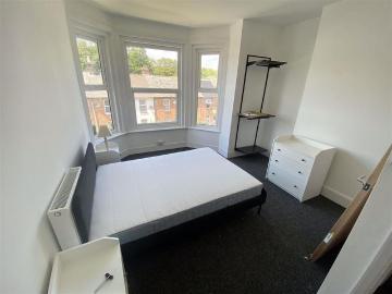 1 bedroom semi detached house to rent