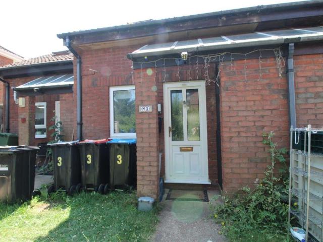 1 bedroom semi detached house to rent