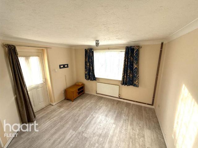 1 bedroom semi detached house to rent