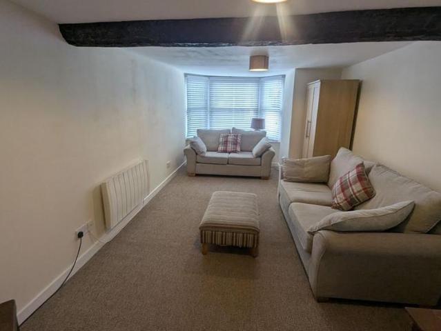 1 bedroom semi detached house to rent