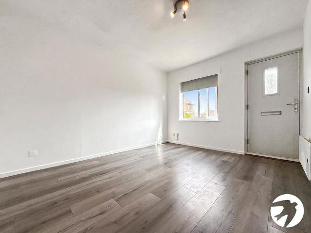 1 bedroom semi detached house to rent