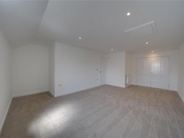 1 bedroom semi detached house to rent