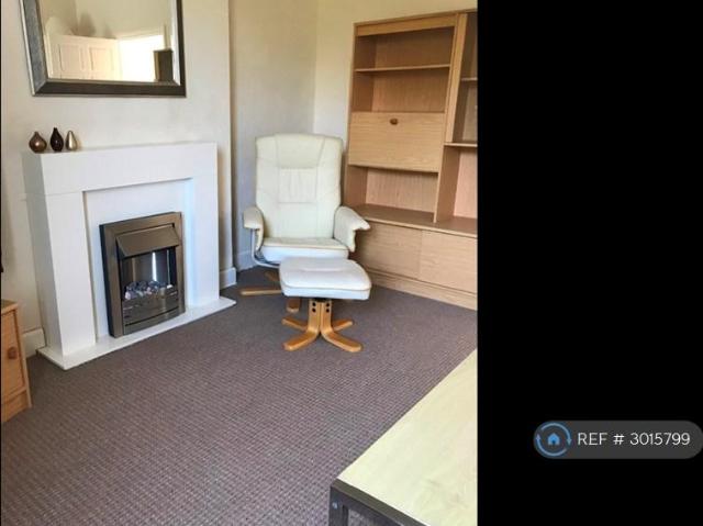 1 bedroom semi detached house to rent