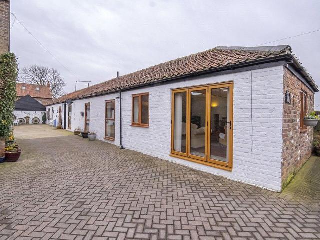 1 bedroom semi detached house to rent