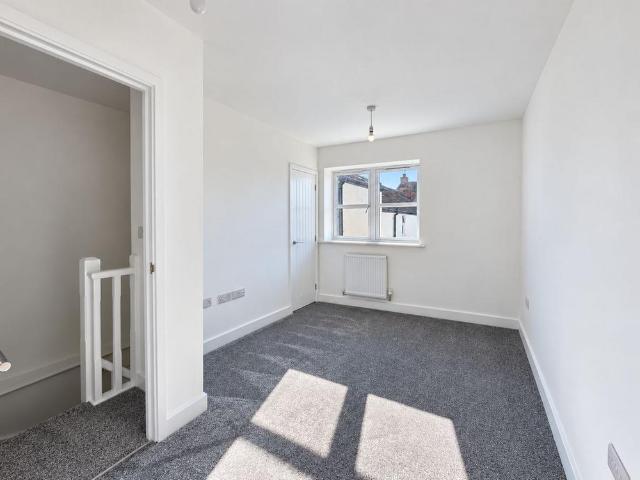 1 bedroom semi detached house to rent