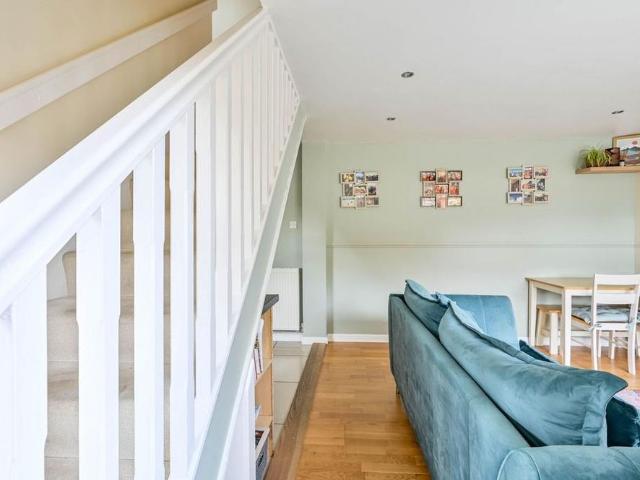1 bedroom semi detached house to rent