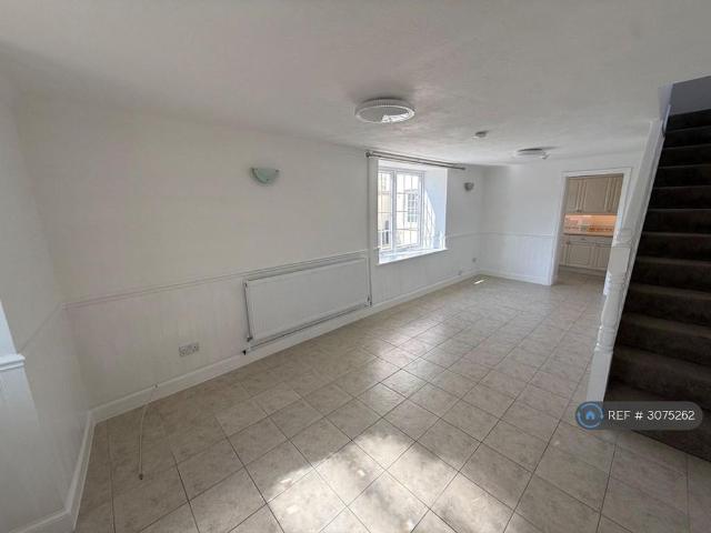 1 bedroom semi detached house to rent