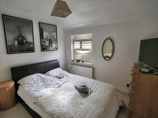 1 bedroom semi detached house to rent