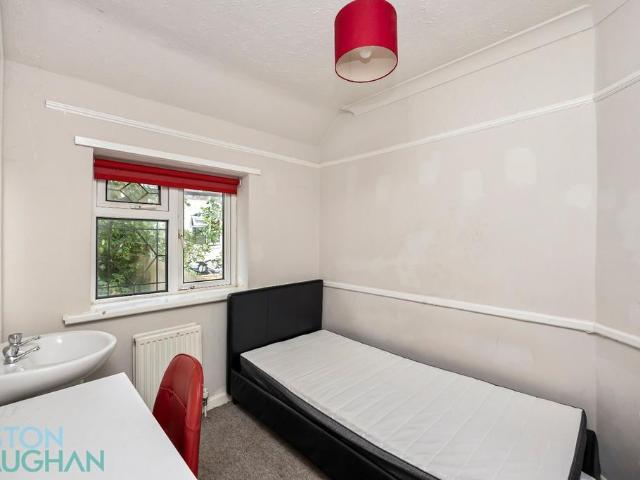 1 bedroom semi detached house to rent