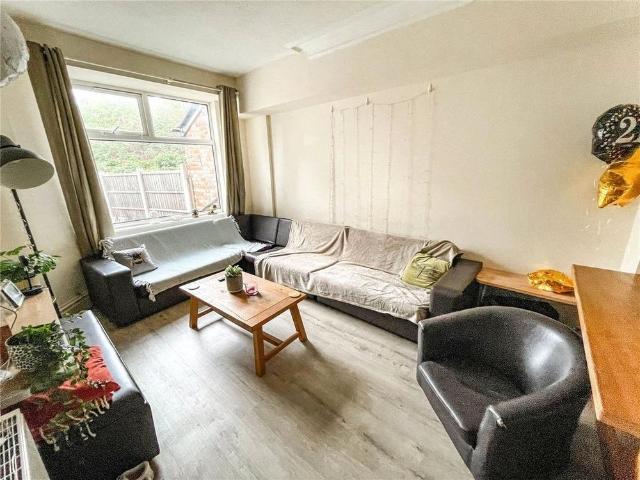 1 bedroom semi detached house to rent
