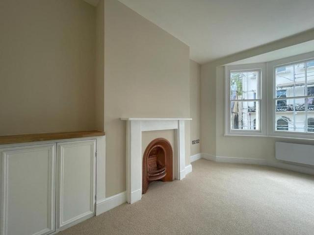1 bedroom semi detached house to rent