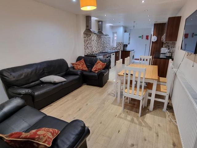 1 bedroom semi detached house to rent