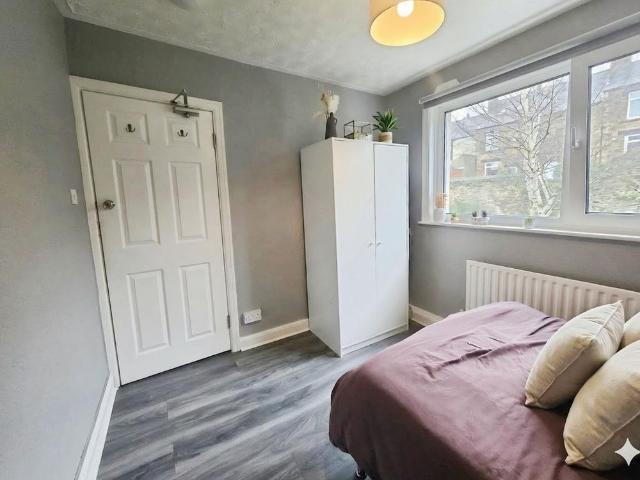 1 bedroom semi detached house to rent