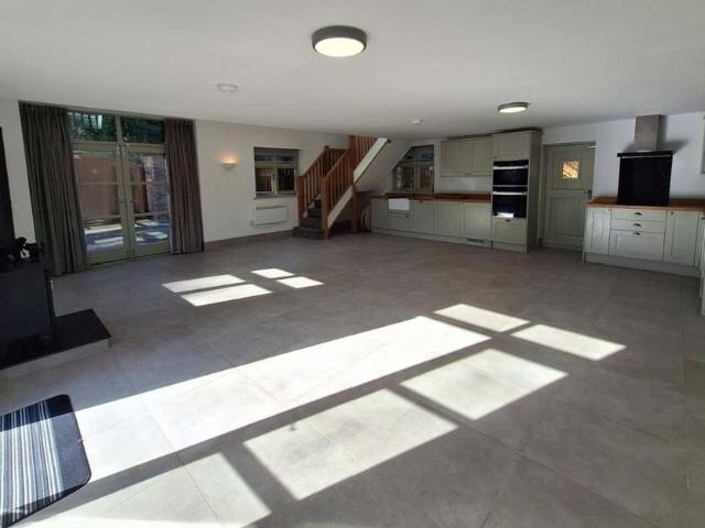 1 bedroom semi detached house to rent