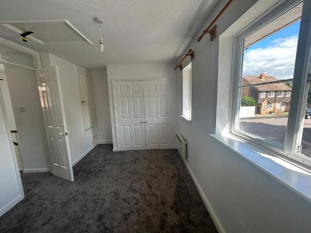 1 bedroom semi detached house to rent