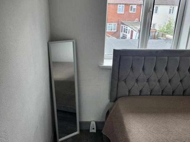 1 bedroom semi detached house to rent